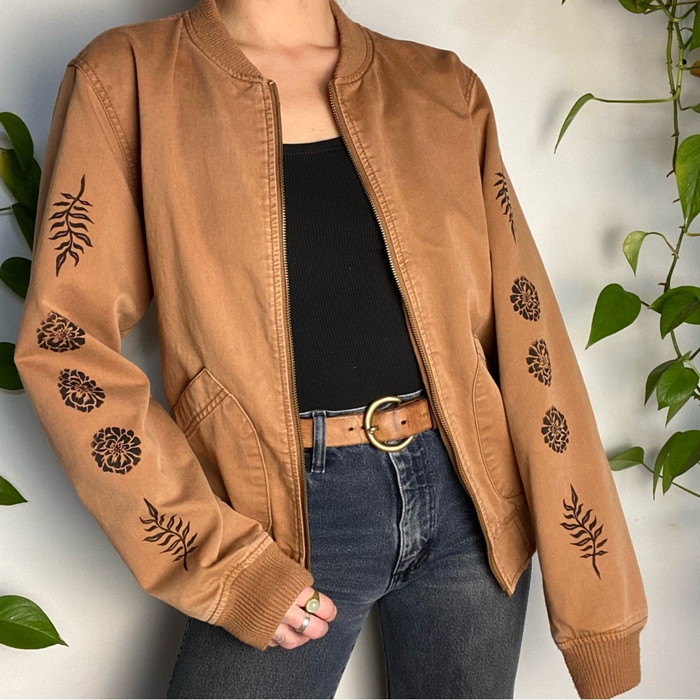 🌹 SOLD 🌹 Marigolds canvas bomber jacket